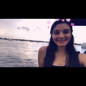 Meet your Posher, Alexia